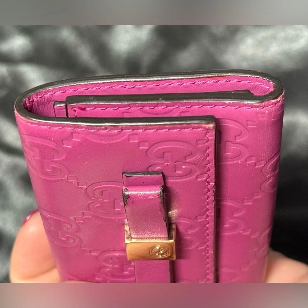 Gucci pink key holder